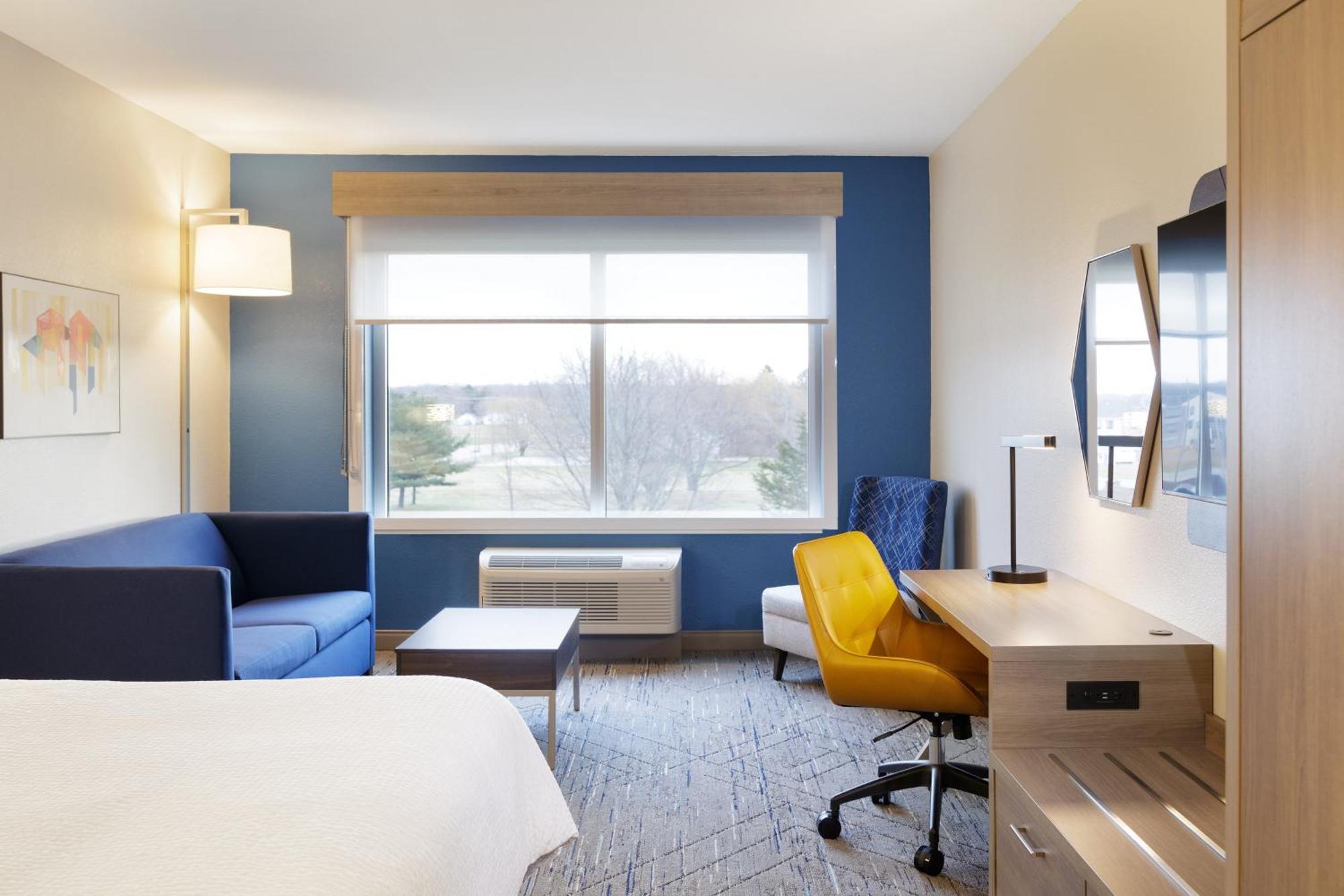 Holiday Inn Express & Suites Brady By Ihg Екстериор снимка