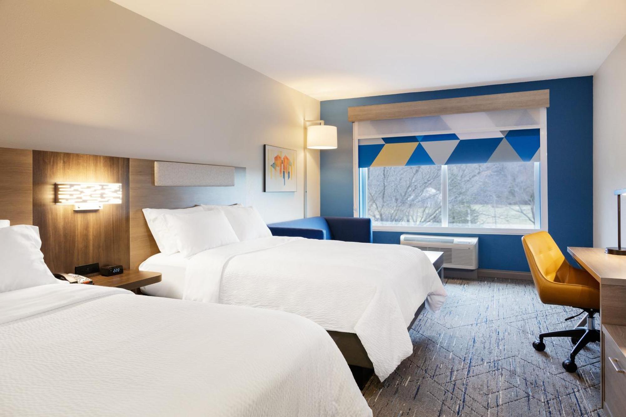 Holiday Inn Express & Suites Brady By Ihg Екстериор снимка