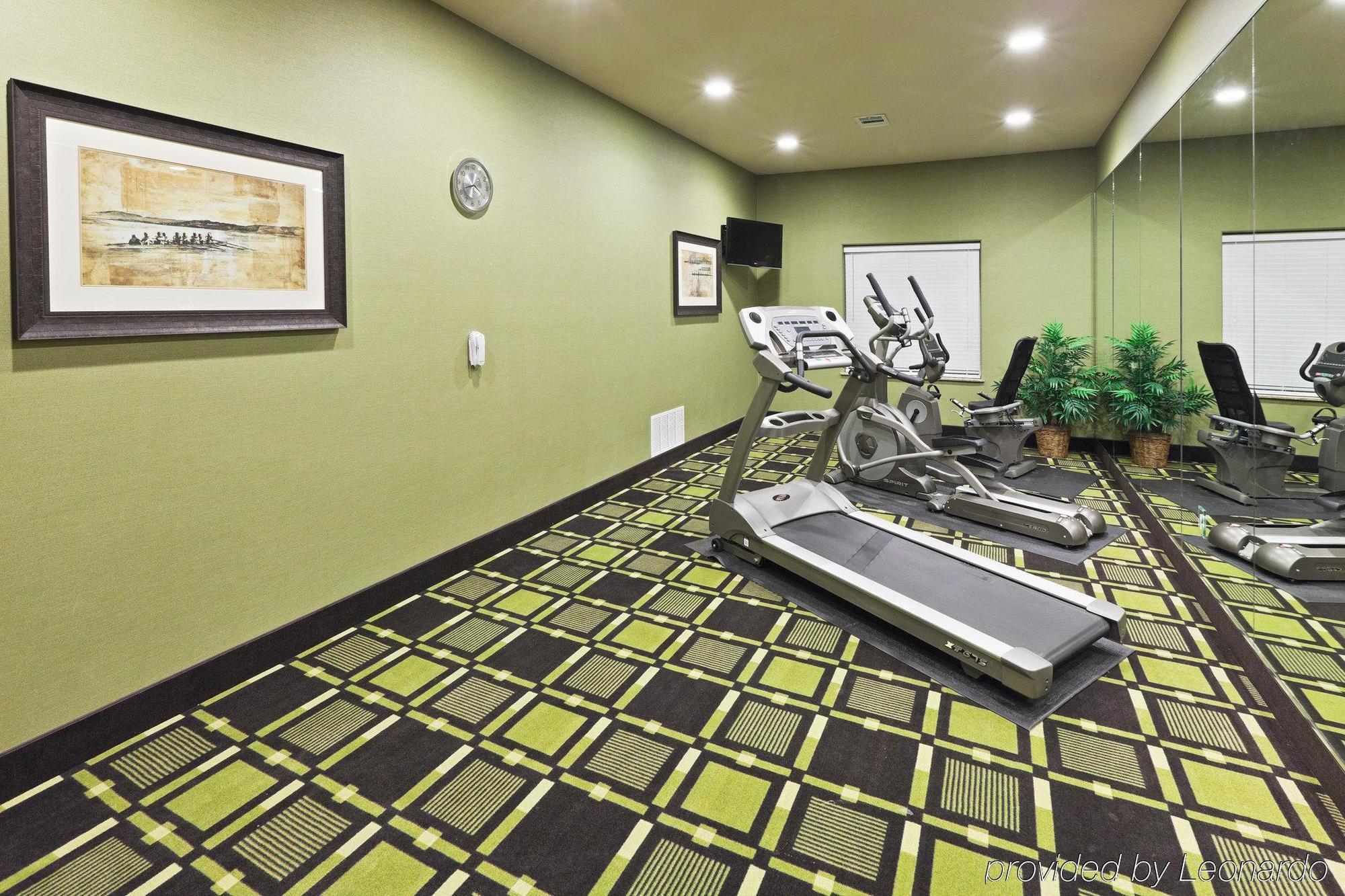 Holiday Inn Express & Suites Brady By Ihg Съоръжения снимка