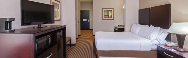 Holiday Inn Express & Suites Brady By Ihg Екстериор снимка