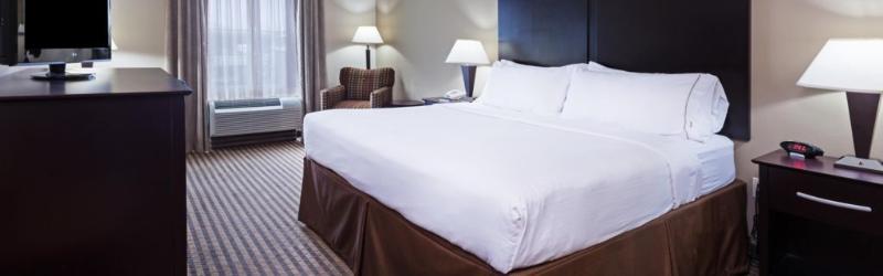 Holiday Inn Express & Suites Brady By Ihg Екстериор снимка